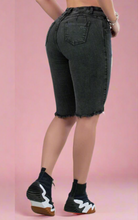 Load image into Gallery viewer, 6905 100%  Authentic Colombian  Push Up Capri
