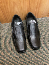 Load image into Gallery viewer, Royal Shoes J400 Men’s Black Slip-on Dress Shoes
