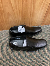 Load image into Gallery viewer, Royal Shoes J400 Men’s Black Slip-on Dress Shoes

