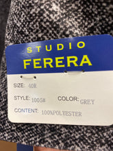Load image into Gallery viewer, Studio Ferera 1005 Grey Modern Fit Blazer
