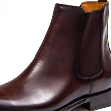 Load image into Gallery viewer, Men's Goodyear welt Chelsea boots

