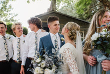 Load image into Gallery viewer, Bellevue Men's Tie
