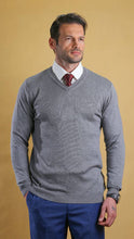 Load image into Gallery viewer, The Caravan vneck(Silver)

