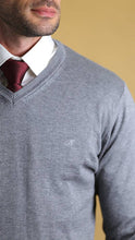 Load image into Gallery viewer, The Caravan vneck(Silver)
