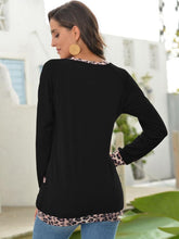 Load image into Gallery viewer, Leopard Contrast Pocket Pullover

