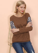 Load image into Gallery viewer, Drop Shoulder Two Tone Leopard Sweater
