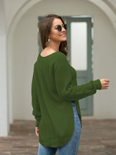 Load image into Gallery viewer, Rounded Hem Knit Sweater
