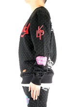 Load image into Gallery viewer, KUROI Waffle Square Pattern crewneck pullover with patches

