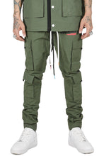 Load image into Gallery viewer, Anas Men's premium crispy nylon cargo jogger pants
