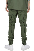Load image into Gallery viewer, Anas Men's premium crispy nylon cargo jogger pants
