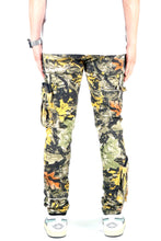 Load image into Gallery viewer, KANTA Men's premium twill forest camo pattern cargo pants.
