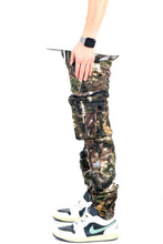 Load image into Gallery viewer, LOGAN Men's premium twill forest camo pattern cargo pants.
