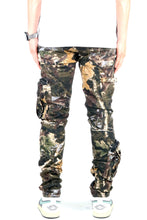 Load image into Gallery viewer, LOGAN Men's premium twill forest camo pattern cargo pants.
