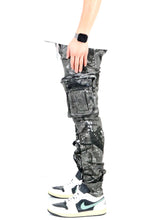 Load image into Gallery viewer, MIEL Men's premium twill forest camo pattern cargo pants.
