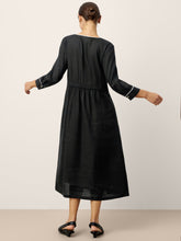 Load image into Gallery viewer, Linen-Lyocell Contrast Trim Gathered Maxi Dress NYX
