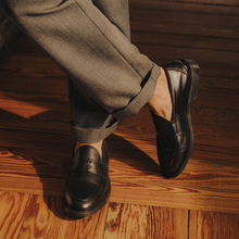 Load image into Gallery viewer, Men's Black Leather Lug Centesimo
