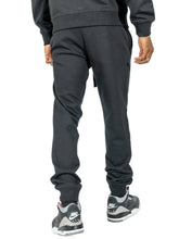 Load image into Gallery viewer, M6335 Essential Fleece Jogger Pants - Black
