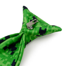 Load image into Gallery viewer, Minecraft Creeper Green Boy's Tie
