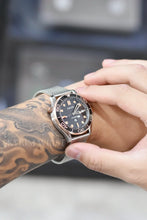 Load image into Gallery viewer, Mod Seamaster VII Rose Gold
