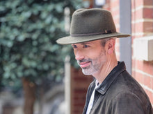 Load image into Gallery viewer, Alpaca &amp; Wool Felt Blend Hat High Lands
