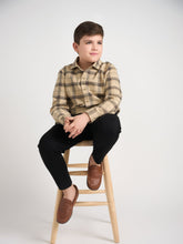 Load image into Gallery viewer, Plaid Button Down Shirt
