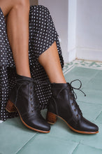 Load image into Gallery viewer, Mon Reve Leather Ankle Booties
