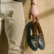 Load image into Gallery viewer, Men's Navy Croc Milano Loafer
