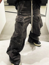 Load image into Gallery viewer, NOIR FLOW DENIM CARGO PANTS
