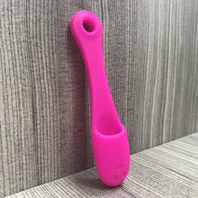 Load image into Gallery viewer, Soft Pet Finger Brush Cats Brush Toothbrush Tear Stains Brush Eye Care Pets Cleaning Grooming Tools Dog Cat Cleaning Supplies Soft Silicone Toothbrush with Long Handle for Dog Cat Pet Dental Care
