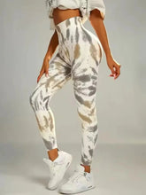 Load image into Gallery viewer, 🧘‍♀️ Tie-Dye Seamless High-Waist Scrunch Butt Leggings
