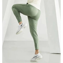 Load image into Gallery viewer, 🖤 Men's Quick-Dry Running Joggers
