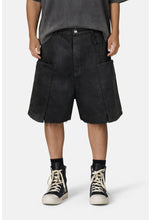 Load image into Gallery viewer, WAXED CARGO SHORTS
