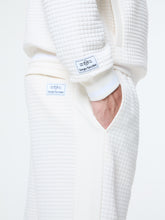 Load image into Gallery viewer, Netto Quarter Zip- Gardenia
