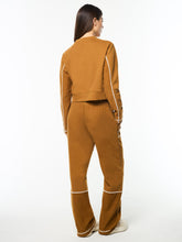 Load image into Gallery viewer, Greta Crewneck- Bronze Brown
