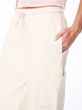Load image into Gallery viewer, Gianna Sweatpants- Gardenia
