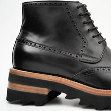 Load image into Gallery viewer, Side - Zipper Martin Boots Black
