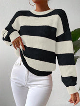 Load image into Gallery viewer, Stylish Two-Tone Loose Fit Pullover Sweater | NCS

