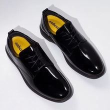 Load image into Gallery viewer, The Tux (Obsidian) (Classic Collection)
