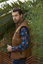 Load image into Gallery viewer, Men's Quilted Fur Lined Vest - Camel
