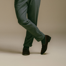 Load image into Gallery viewer, Men's Oxblood Velvet Slipper II
