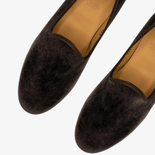 Load image into Gallery viewer, Men's Brown Velvet Slipper II
