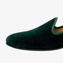 Load image into Gallery viewer, Men's Green Velvet Slipper II
