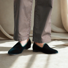 Load image into Gallery viewer, Men's Green Velvet Slipper II
