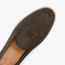 Load image into Gallery viewer, Men's Chocolate Suede Viaggio Loafer
