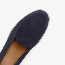 Load image into Gallery viewer, Men's Navy Suede Viaggio Loafer
