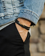 Load image into Gallery viewer, The Hitch - Black/Gold

