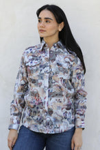 Load image into Gallery viewer, Womens Modern Fit Stretch Foil Fashion Shirt
