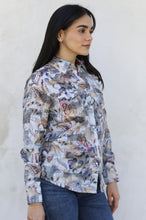 Load image into Gallery viewer, Womens Modern Fit Stretch Foil Fashion Shirt
