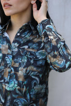 Load image into Gallery viewer, Womens Modern Fit Stretch Foil Fashion Shirt
