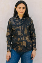 Load image into Gallery viewer, Womens Modern Fit Stretch Foil Fashion Shirt
